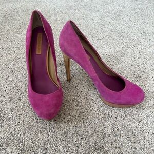 BCBG Max Azria Fuschia Suede High Heel Platform Pumps